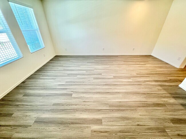 Building Photo - *NEW BUILD* BEAUTIFUL 2-STORY 3 BEDROOM, 2...