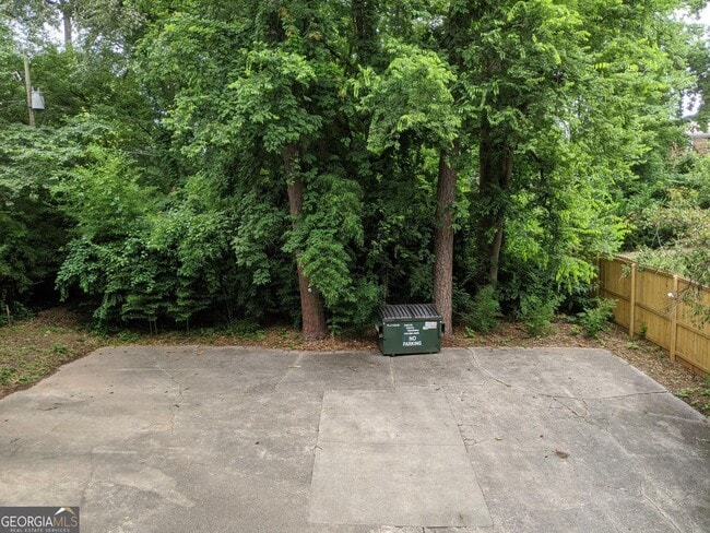 Building Photo - 1456 University Dr NE