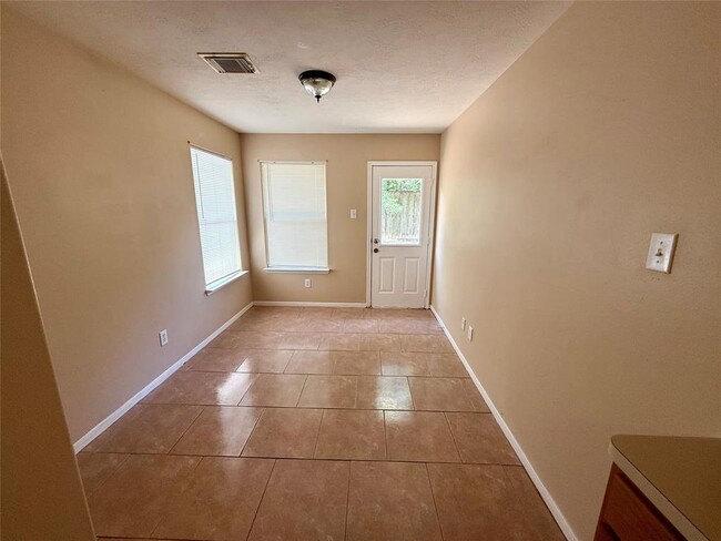 Building Photo - 8810 Ancient Willow Dr