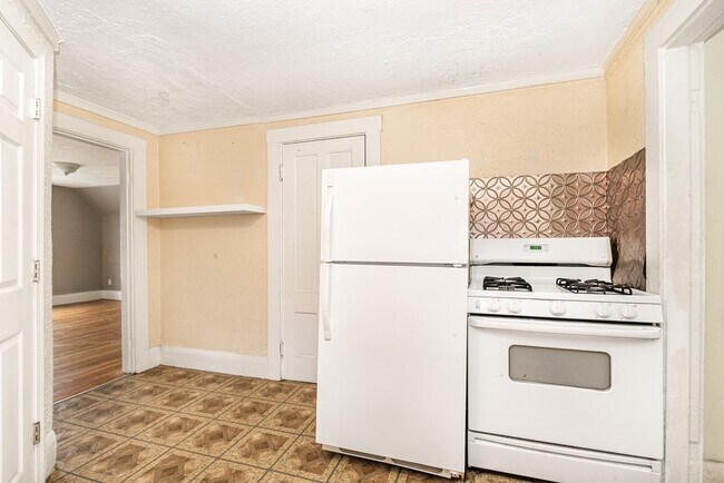 Building Photo - 14-16 Edith Ave-