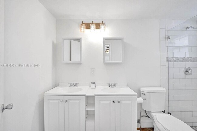 Building Photo - 1524 NE 15th Ave