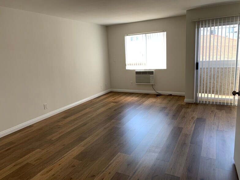 Building Photo - 4424 S Centinela Ave