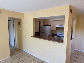 Building Photo - 2905 Winkler Ave