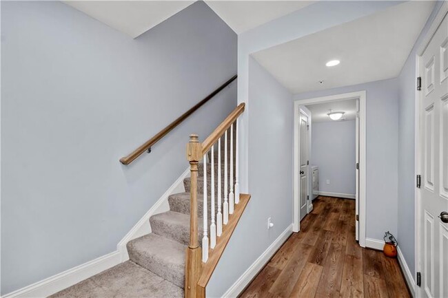 Building Photo - 2116 Westcott Ln