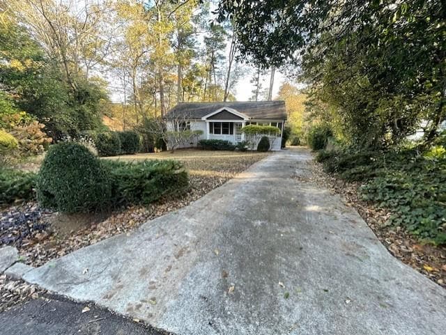 Building Photo - 2305 Vistamont Dr