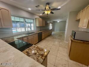 Building Photo - 2715 E Cholla St