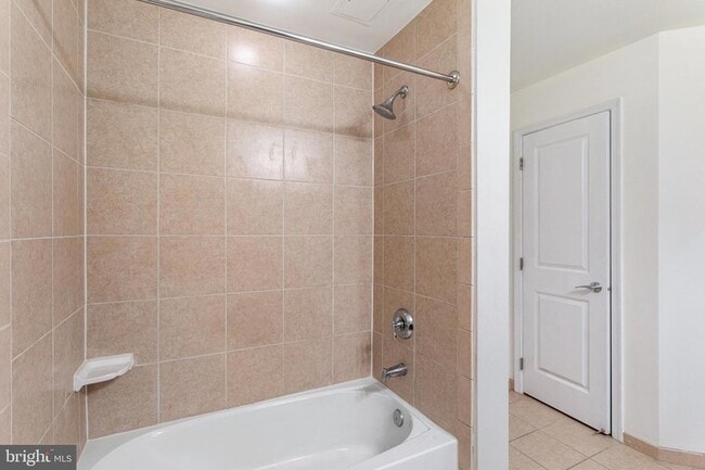 Building Photo - 157 Fleet St