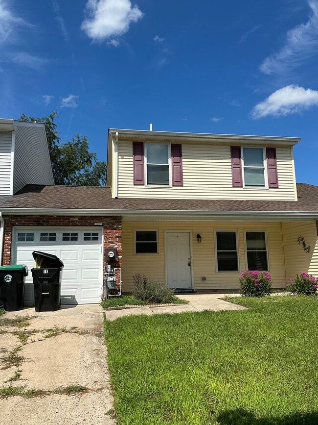 Building Photo - 18 Harrington Ln