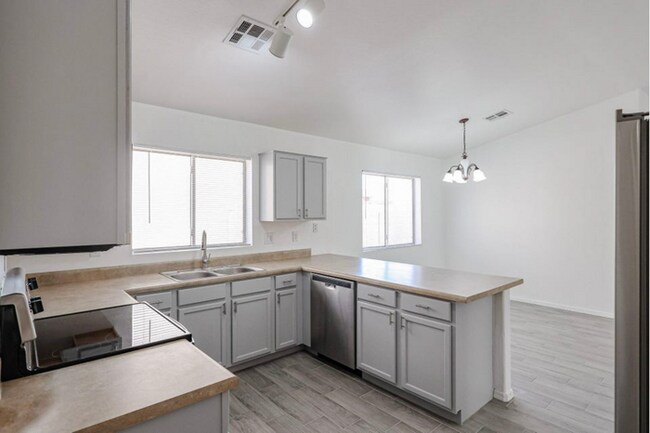 Building Photo - 4Bed/2Bath House in Buckeye! Move-In Ready on 06/04/2026!