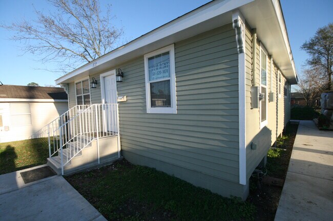 Building Photo - 718 16th St