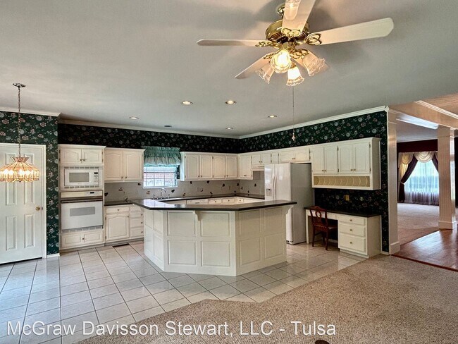 Building Photo - 3 br, 2 bath House - 4930 E 88th Pl
