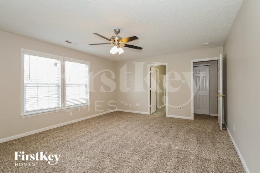 Building Photo - 919 Littleton Dr