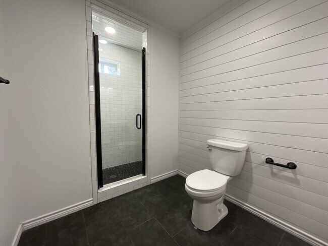 Building Photo - 403 Vz County Rd 3613