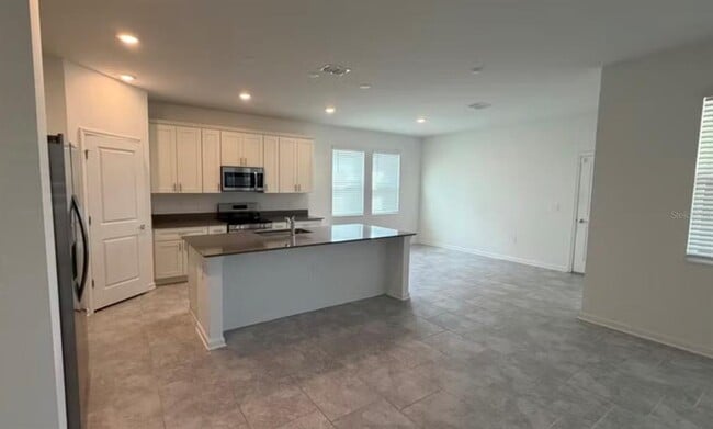 Building Photo - 2152 Sweet Honey Ln
