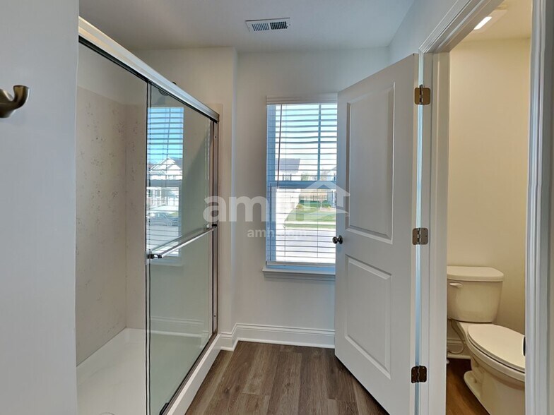 Building Photo - 9145 Henley Ave