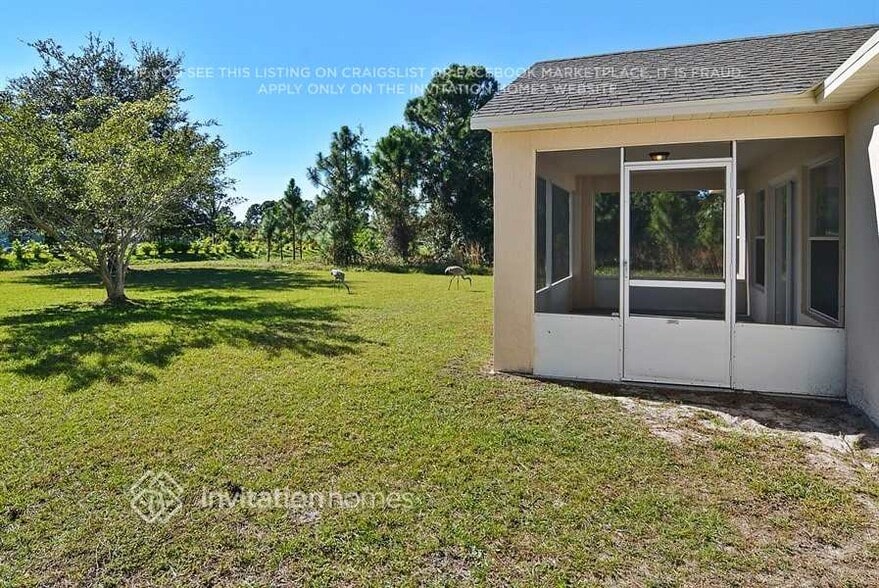 Building Photo - 5807 NW Carr Ct