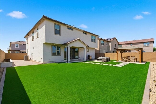 Building Photo - 5935 S Coyote Canyon