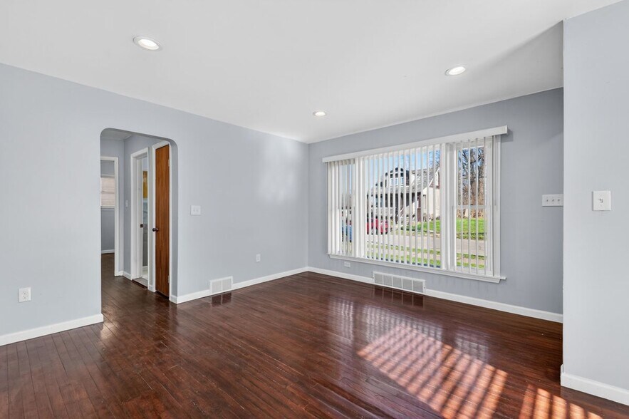Building Photo - 8154 Quinn St
