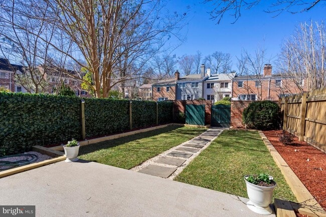 Building Photo - 1110 Wimbledon Dr