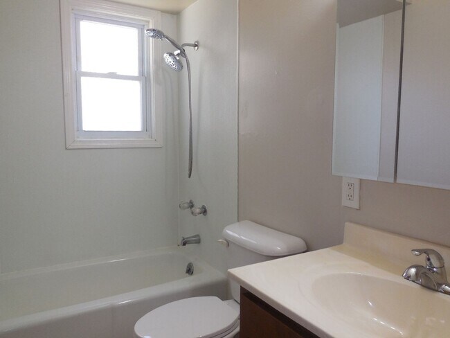 Building Photo - 1228-1230  Olivette