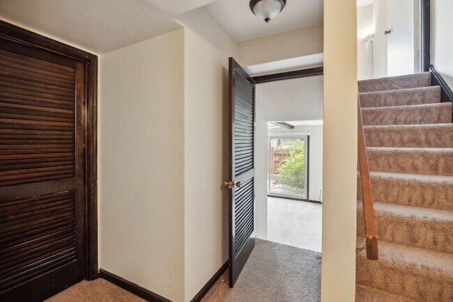 Building Photo - 2832 Jermantown Rd
