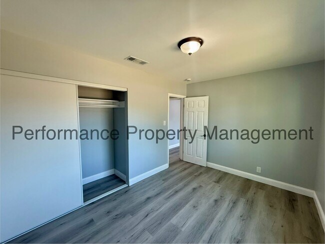 Building Photo - 3720 Apache Ave
