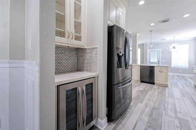 Building Photo - 6227 Presidio Canyon Dr