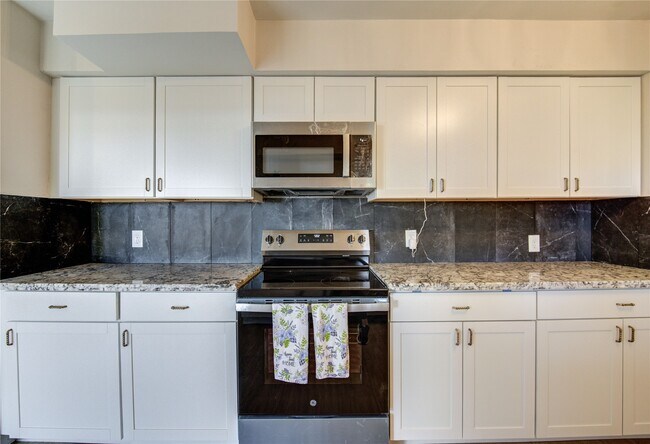 Building Photo - 1120 Mahlmann St