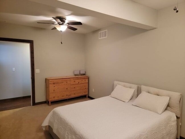 Building Photo - 230 Settlers Pass