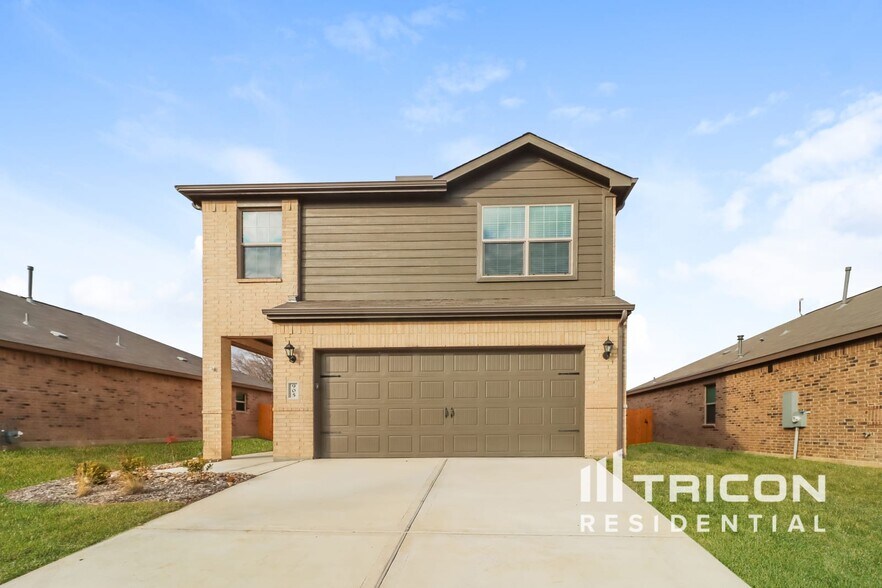 Primary Photo - 905 Clark Dr