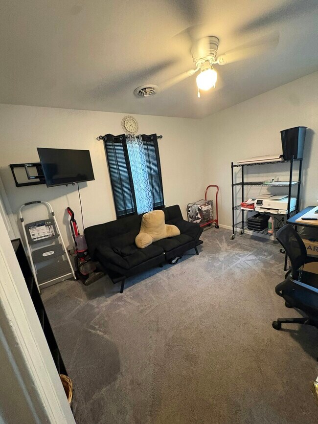 Building Photo - 4713 Craddock Ave