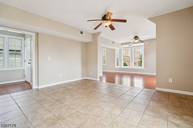 Building Photo - 141 Walnut St