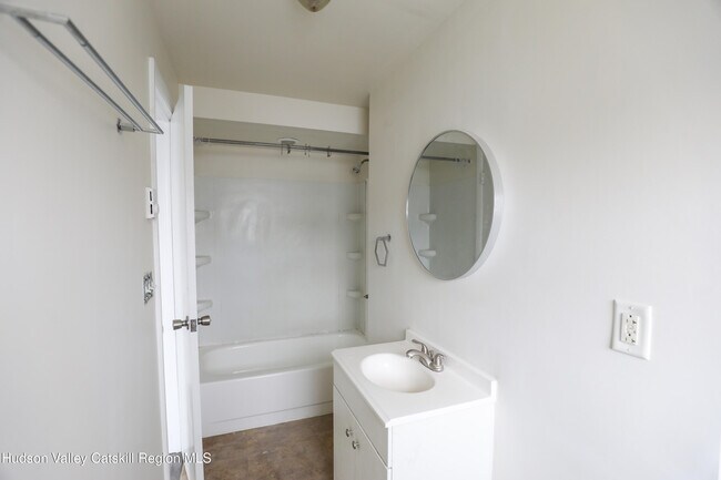 Building Photo - 184-186-186 Broadway