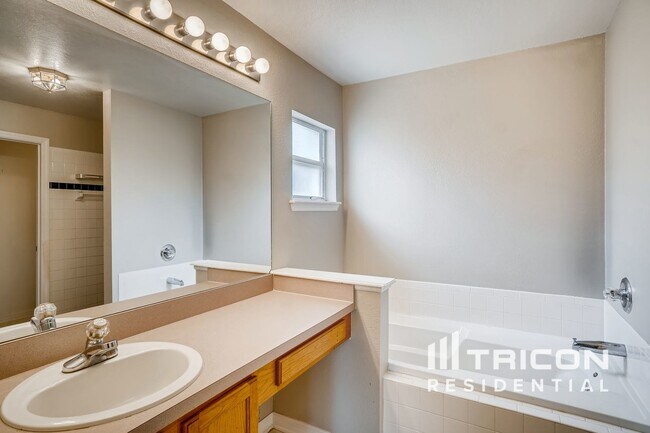 Building Photo - 125 Wornall Dr