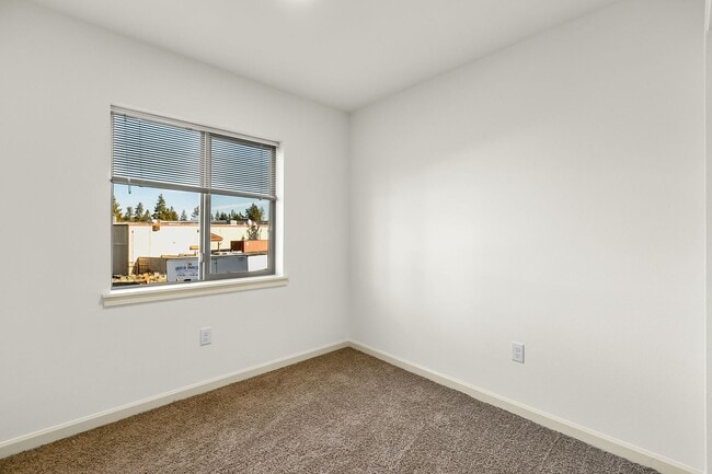 Building Photo - 940 W Felicity Ln