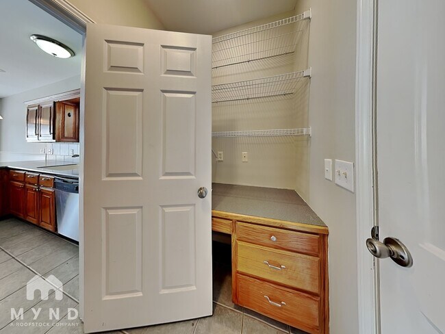 Building Photo - 214 Blake Dr