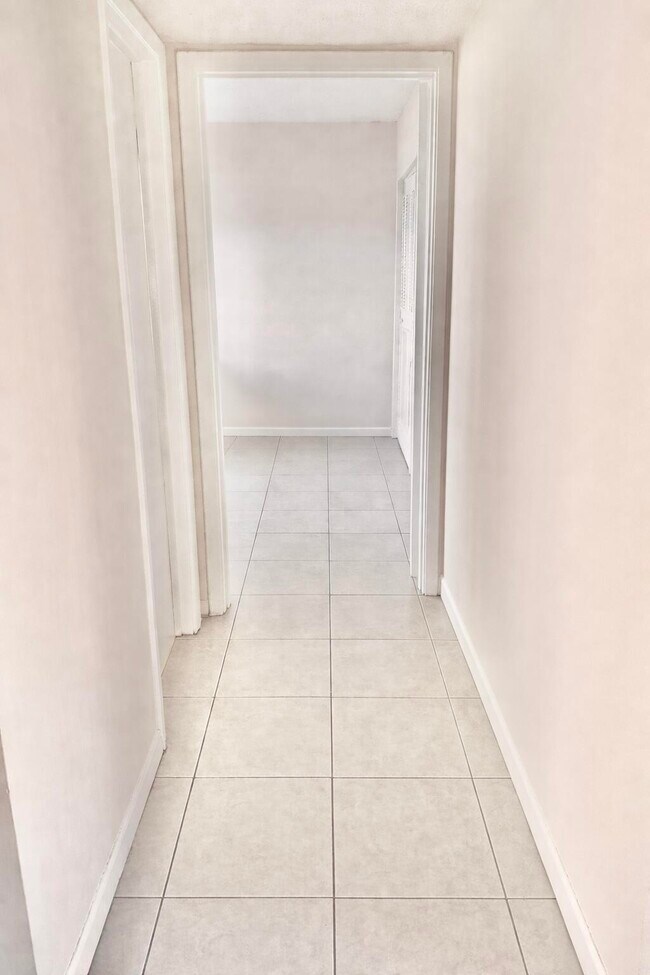 Building Photo - 2800 Fiore Way