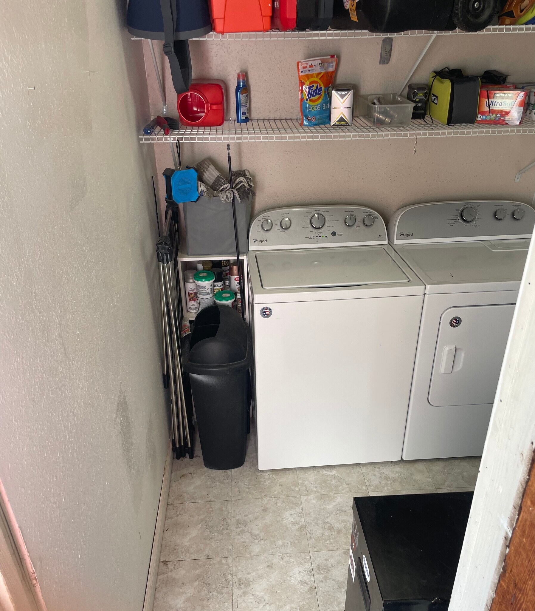 Detached washer/dryer/storage - 911 E San Juan Ave
