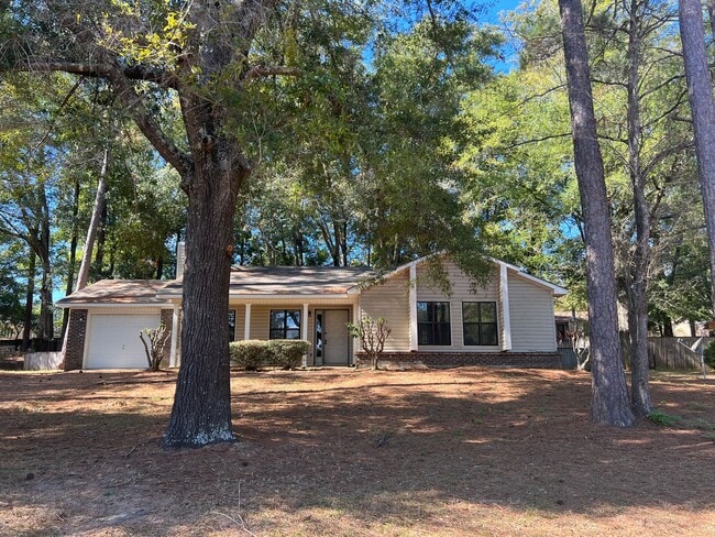 Building Photo - 303 Ridgeway Dr