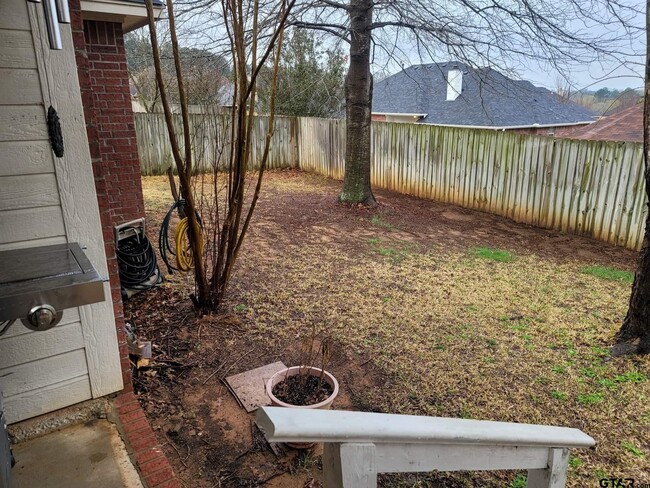 Building Photo - 16554 Beauregard Dr