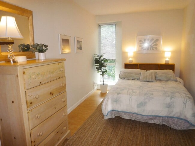 Building Photo - 29 Concord Ave