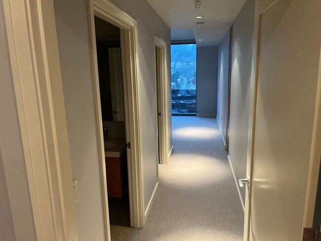 Building Photo - 841 S Gaines St