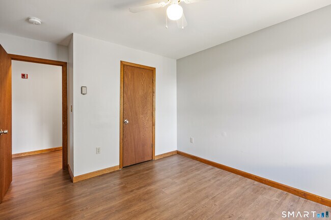 Building Photo - 180 N Cherry St