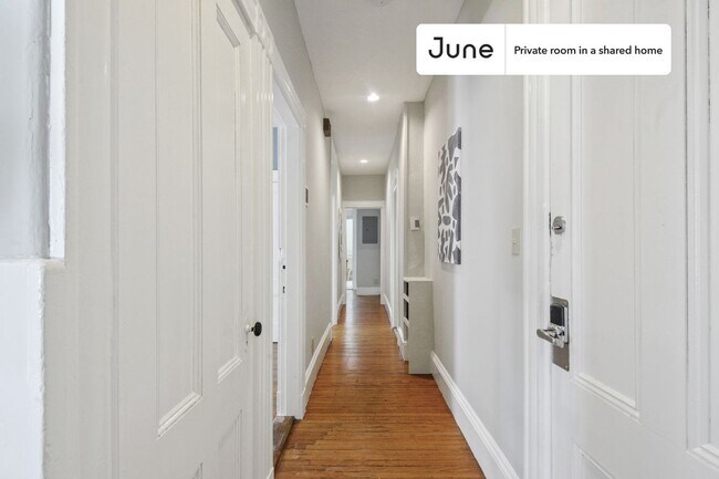Building Photo - Room in Shared 4 bed/2 bath home in Allston