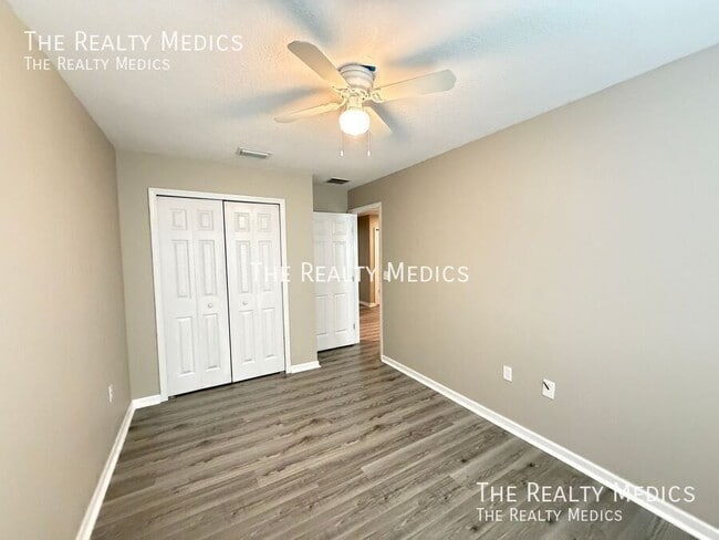 Building Photo - 13481 SW 60th Ave