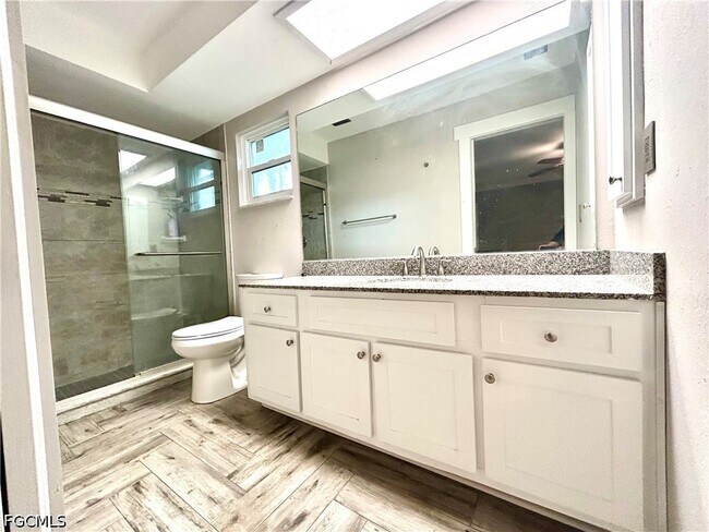 Building Photo - 210 SE 1st Pl