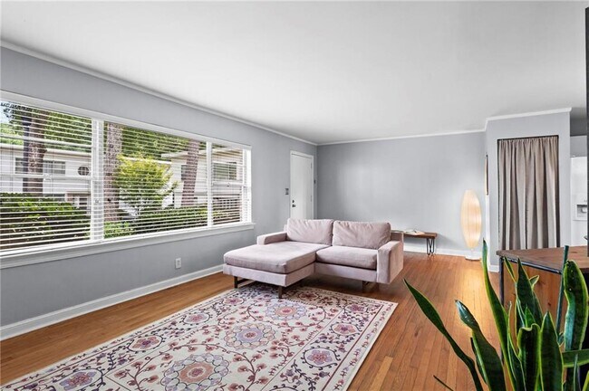 Building Photo - 2250 Cheshire Bridge Rd NE