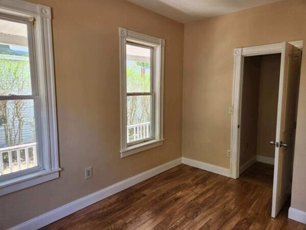 Building Photo - 291 Main St