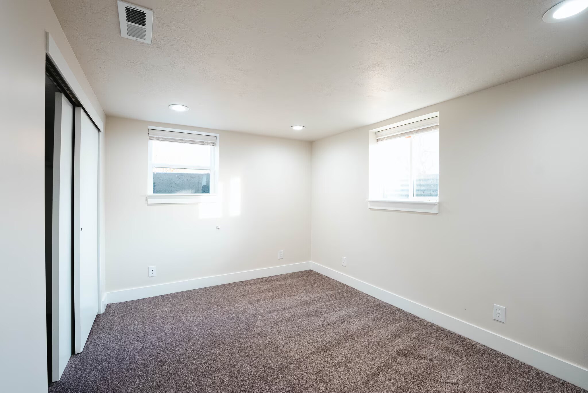 APT B - 259 E Herbert Ave