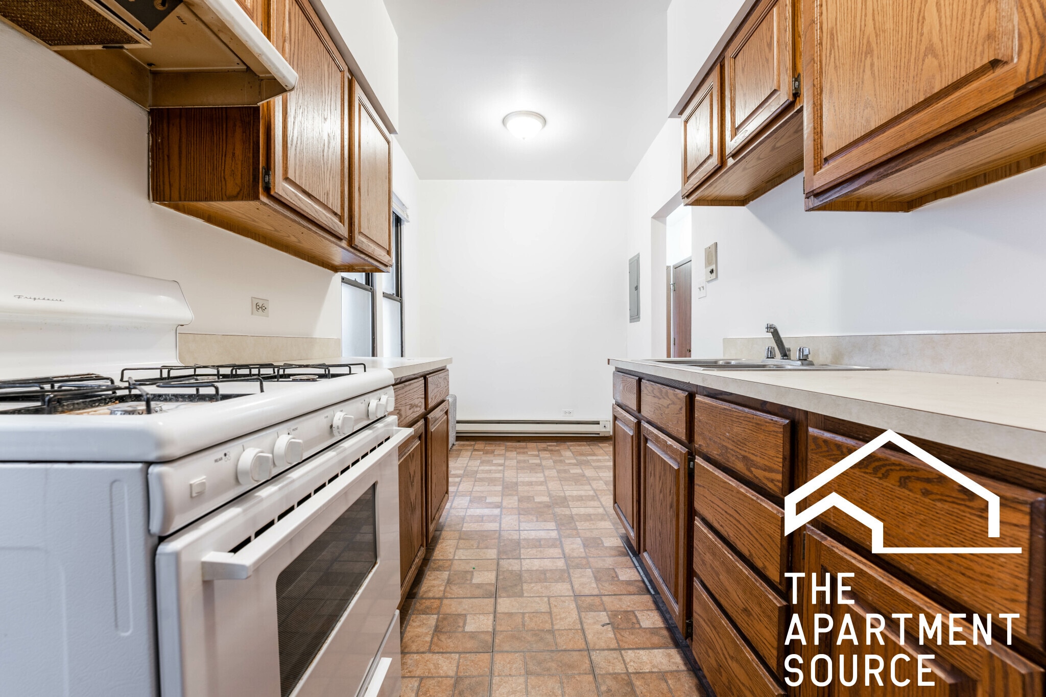 Building Photo - 629 W Melrose St